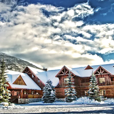 Glacier House Hotel & Resort