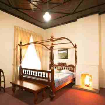 Chelthnam Bungalow Rooms