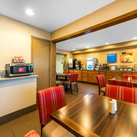 Comfort Inn & Suites Hays I-70