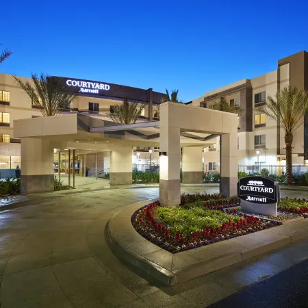 Courtyard Long Beach Airport