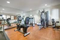 Greenstay Inn & Suites Court View