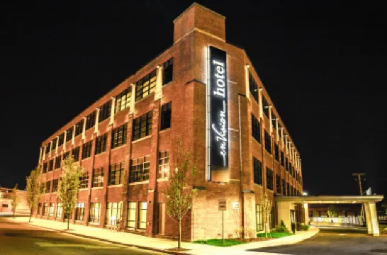EnVision Hotel Boston-Everett Hotels near Benjamin Franklin Statue
