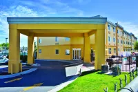 La Quinta Inn & Suites by Wyndham Helena Hotels in Helena