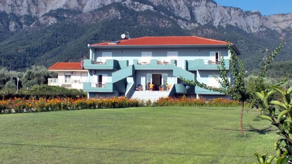 Zeus Apartments