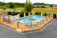 Quality Inn Adairsville-Calhoun South - Swimmingpools