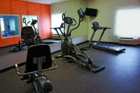 La Quinta Inn & Suites by Wyndham Orange - Fitnessstudio
