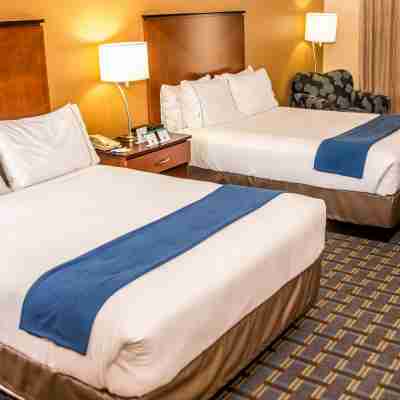 Holiday Inn Express & Suites Cocoa Beach Rooms