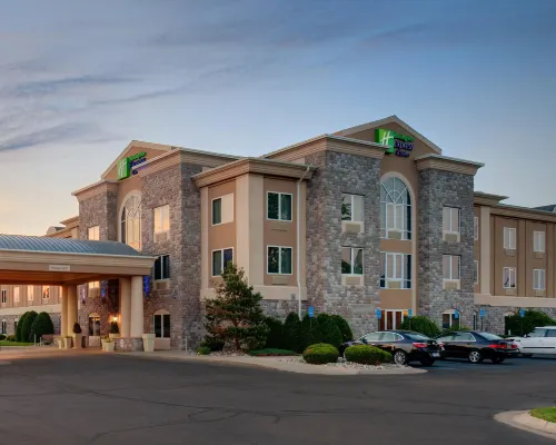 Holiday Inn Express & Suites SAGINAW by IHG Hotels in Saginaw County