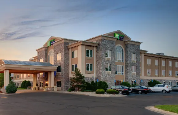 薩吉諾智選假日套房酒店