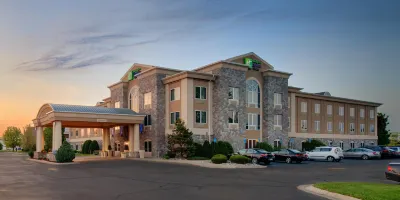Holiday Inn Express & Suites Saginaw 사지노 차터 타운쉽 호텔