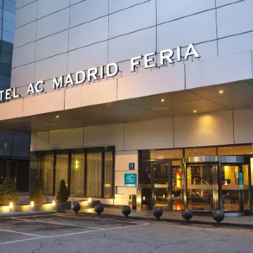ACホテル バイ マリオット マドリード フェリア Edificio Mirador周辺のホテル