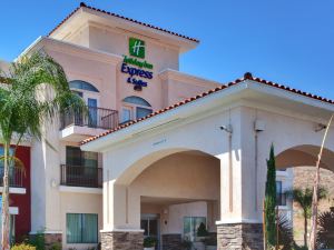 lake elsinore best hotels