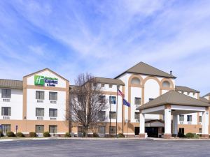 Holiday Inn Express & Suites Madison