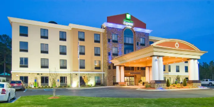 Holiday Inn Express & Suites FULTON by IHG Hotels in 