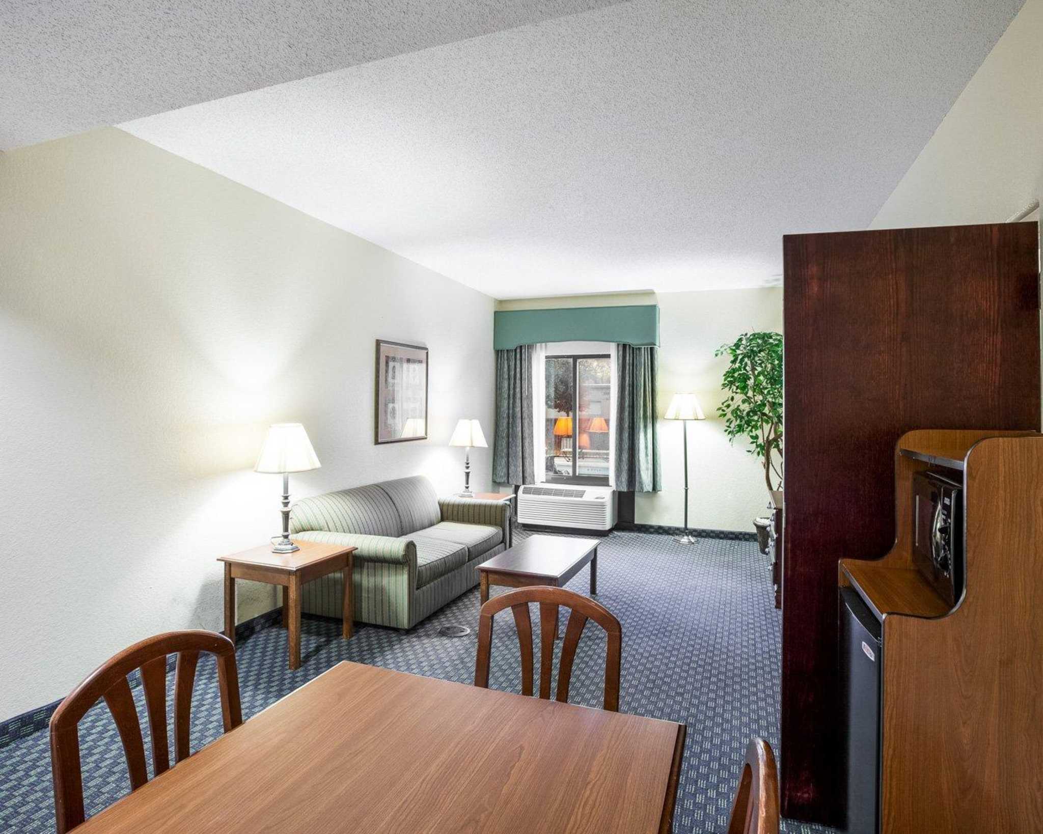 Comfort Inn & Suites San Antonio Airport