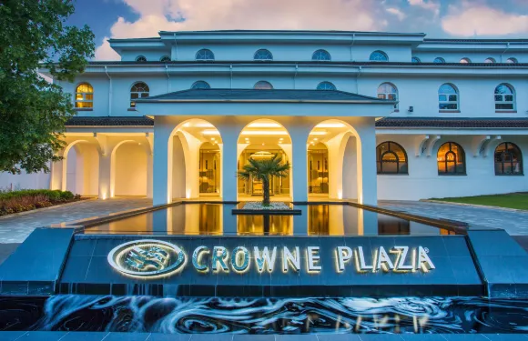 傑拉德十字皇冠假日酒店