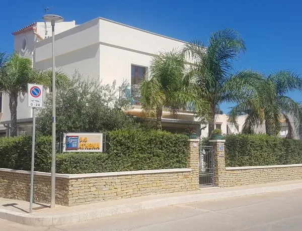 Downsfield Bed and Breakfast - Housity