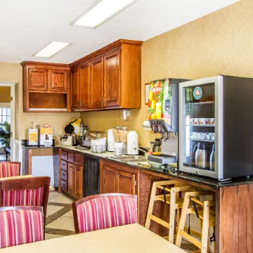 Quality Inn Albertville US 431