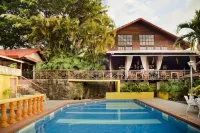 El Rodeo Estancia Boutique Hotel & Steakhouse Hotels in Алахуэла