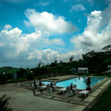 Real Family Hotel Tagaytay (formerly Days Hotel Tagaytay)