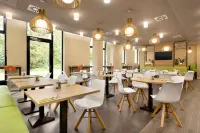 Super 8 by Wyndham Freiburg