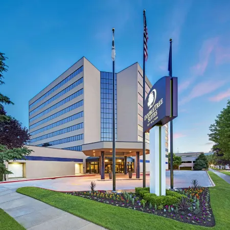 DoubleTree Suites by Hilton Salt Lake City Downtown Отели рядом с достопримечательностью «Дом молитвы "Табернакль"»