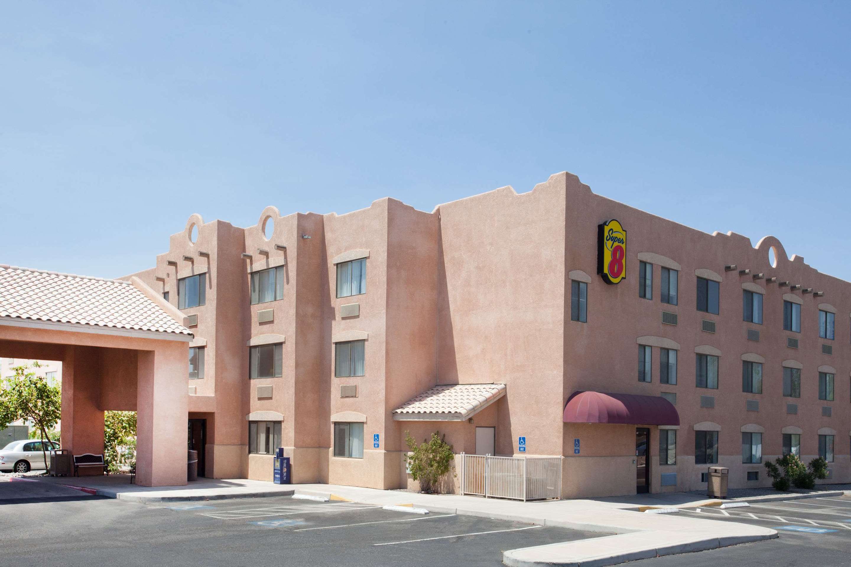 Super 8 by Wyndham Yuma