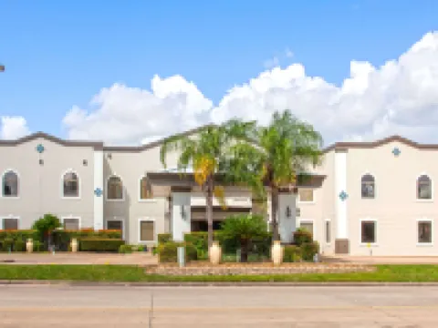 Days Inn & Suites by Wyndham NASA Space Center Houston Hotels in Webster