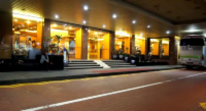 Hotel Royal Singapore Hotels near Chong Yee Temple 萬國山忠義廟