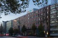 Motel One Hamburg-Altona Отели рядом с достопримечательностью «Музей Гамбургской Спортивной Ассоциации»