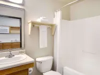 WoodSpring Suites Cincinnati Fairfield Hotels in Springdale