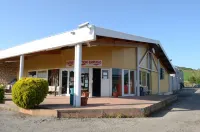 Cit'Hotel Restaurant du Bowling de Millau Hôtels à : Mostuéjouls