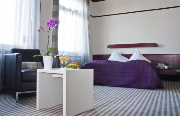 新卡爾赦弗酒店