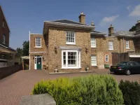 Beaufort Lodge - Central Location & Free Parking Hôtels à : Taunton
