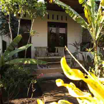 Gili Life Homestay Hotel Exterior