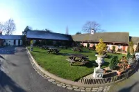The Royal Arms Hotel Hôtels à : Sutton Cheney