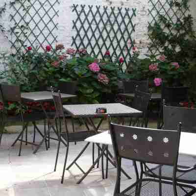 Relais Vauban Hotel Exterior