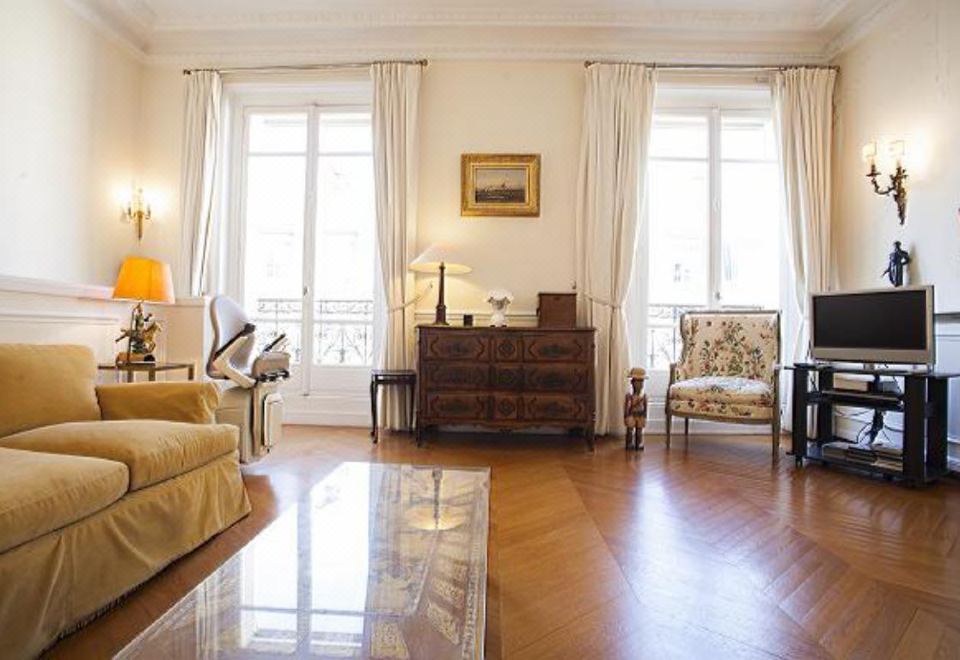 Avenue Montaigne-Paris Updated 2023 Room Price-Reviews & Deals | Trip.com