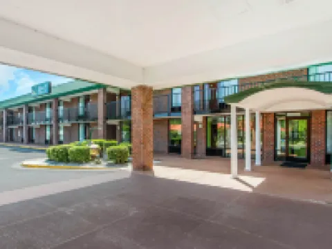 Quality Inn & Suites Hotels in Toombs County