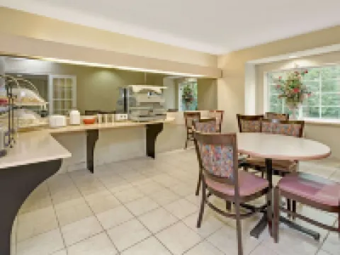 Microtel Inn & Suites by Wyndham Florence/Cincinnati Airport Hotels in Florence