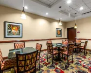 Comfort Suites - breakfast