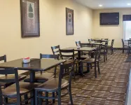 Quality Inn & Suites Quantico - breakfast