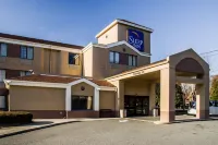 Sleep Inn Airport - Billy Graham Parkway Hotel di 