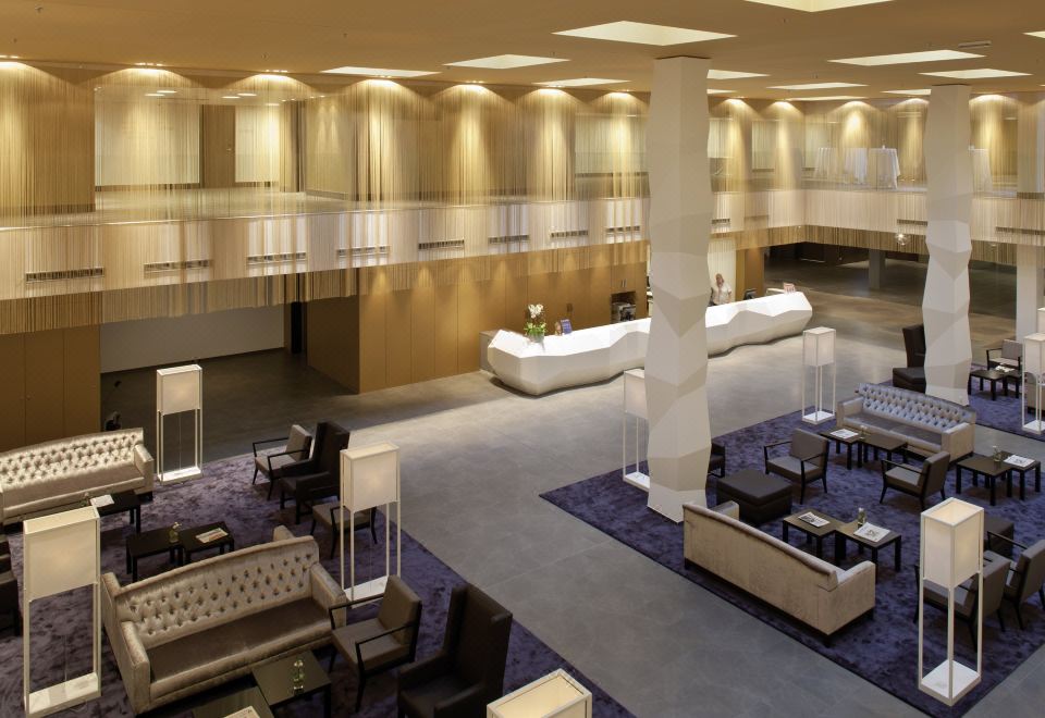 더블트리 쇤브룬 로비