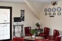 Mho Hotel Bordentown Hotels in Hamilton