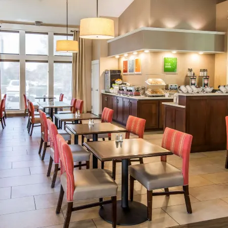 Comfort Inn & Suites