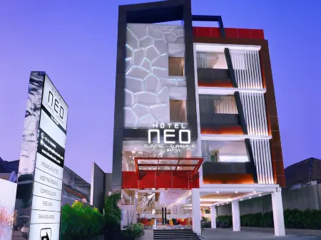 Hotel Neo Gubeng by Aston Отели в г. Gubeng