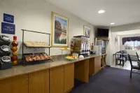 Ramada Limited Bloomington - Breakfast