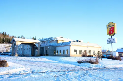 Super 8 by Wyndham Hinton Hotels in Hinton