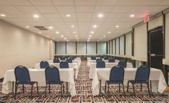 La Quinta Inn & Suites by Wyndham DC Metro Capital Beltway